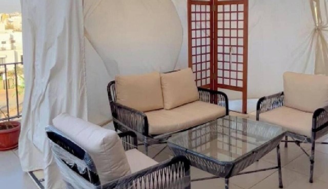 Charming Rooftop Studio in Beverly Hills, Sheikh Zayed in Giza Governorate