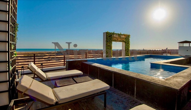 Chic Penthouse Retreat with El Gouna access/wifi