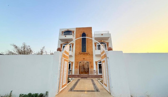 citadel hotel in Al Aqālitah
