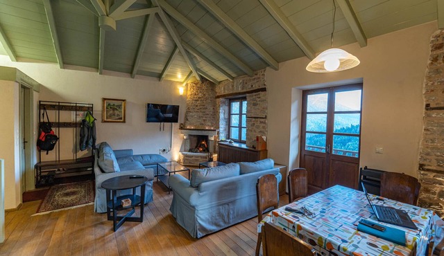 Comfort and Privacy for Groups and Families in a natural environment in Korischades