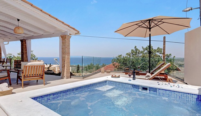 Country House 'Olivella Luxury Suites' with Private Terrace, Wi-Fi and Air Conditioning in Chartata