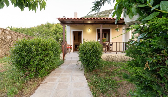 COZI MOUNTAIN HOUSE -AGRITOURISM ORGANIC FARMING -LASSITHI PLATEAU- CRETE in tzermiado