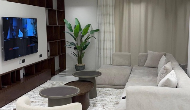Cozy 2-bedroom apartment in charming Cairo with Nile View In Zamalek in Cairo Governorate