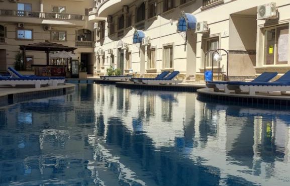 Cozy Apartment with Pool near Beach in Hurghada