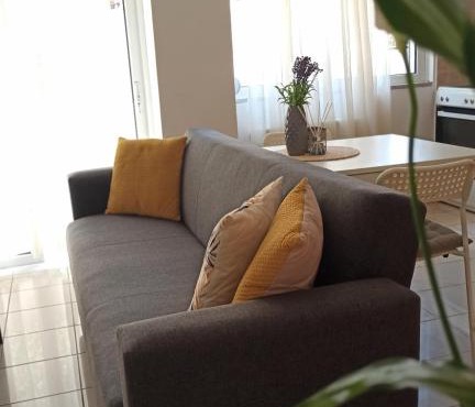 Cozy flat close to the Airport/Port and Center in Néa Alikarnassós