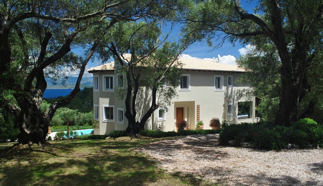 Delightful Secluded Villa Above Avlaki. Fabulous Views, Private Pool, A/C Wi-fi in Corfu