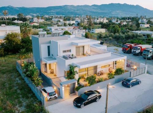 Deluxe Boutique Apartment in Lampi