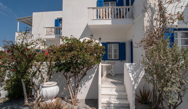 Deluxe Ground Floor Double Room with King Bed in Mikri Vigla