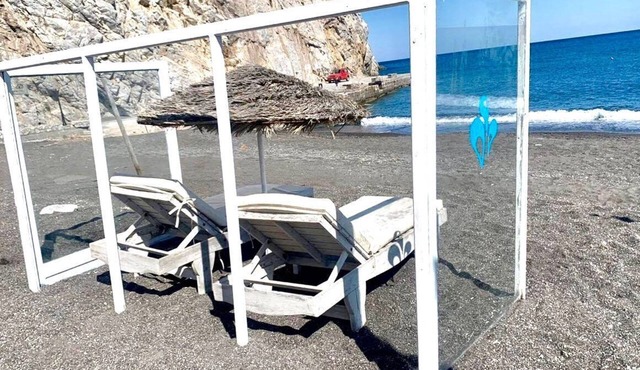 Demilmar Luxury Suites Black Beach Perissa Santorini in Santorini