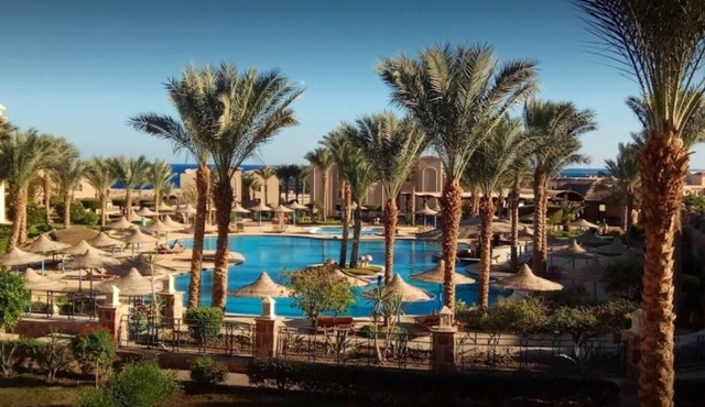Designer studio with amazing views of the Red Sea!