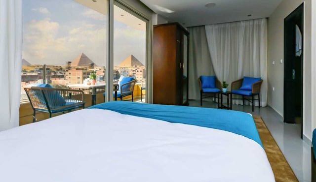 Diamonds Pyramids View INN in Giza