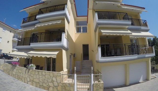 Dimi Apartments in Metamorfosi
