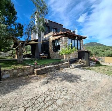 Dimitra's Villa in Evia, Greece in Loukísia