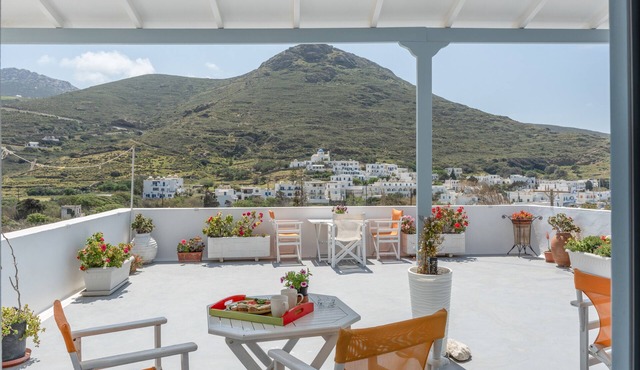 Double Room with Sea View No. 5 – Sea View, Wi-Fi & Air Conditioning in Katápola