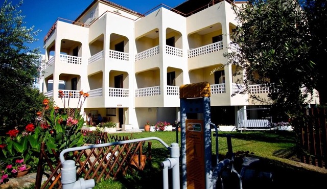 Drossia # 6 - One Bedroom Apartment, Sleeps 4 in East Mani