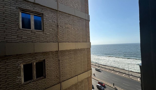 High Ceiling Seaview Apartment in Al Ibrahimeyah Bahri WA Sidi Gaber