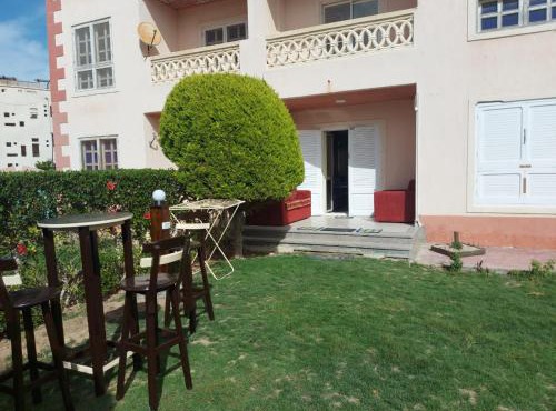 شاليه رائع أرضي بحديقه مارسيليا بيتش 1 Elegant Ground Chalet with Garden Marselia Beach 1 in Dawwār Abū Duray‘ah ‘Abd al Karīm