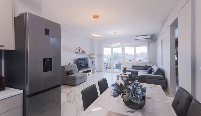 Elegant and modern Zeusplace Pieria Luxury Apartment in Katerini