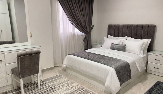 Elite House: Elegant 1BR Apartment - Mall of Arabia in Giza Governorate