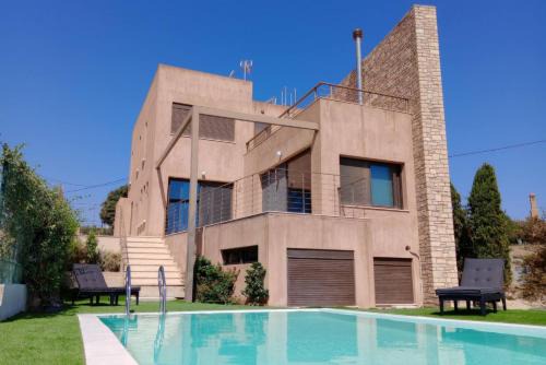 Endless Horizon Villa with Infinity pool in Skalánion