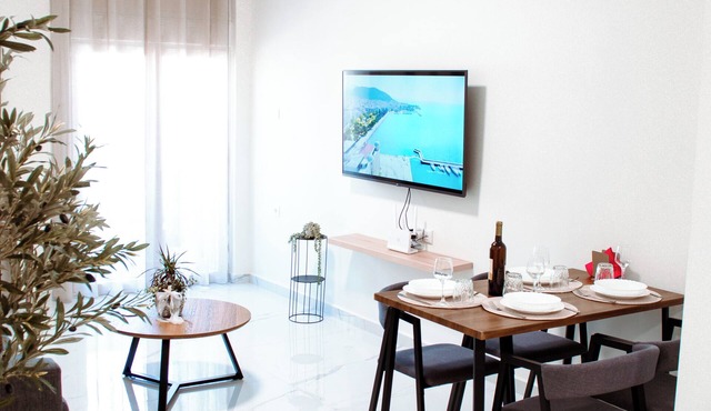 Eve's Central Comfort Apartment #1 WiFi, AC in Volos