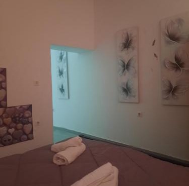 EVIS ROOMS in Moírai