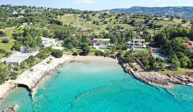 Exclusive Beachfront Villa with Swimming pool in Kilada
