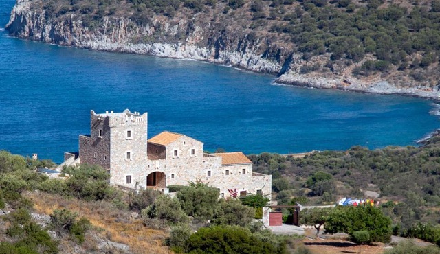 Focalion Castle Luxury Suites in Pyrgos Dirou