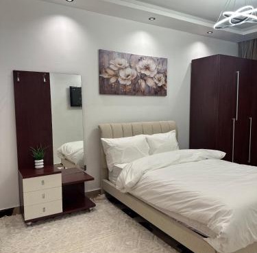 Fully furnished Master bedroom in Cairo within luxury hotel apartment in Cairo