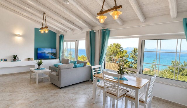 Gikas Apartments - Superior Suite - 100 meters from the beach in Kerkyra