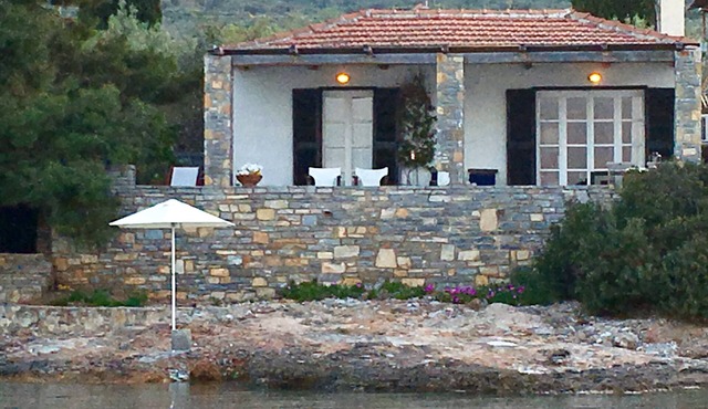 Happiness is a cottage by the sea with independent guest house. in Nies
