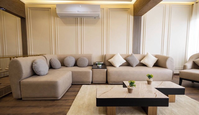 Heliopolis 2Bed/2Bath Haven with Open Views 7 Minutes from Airport in Cairo Governorate