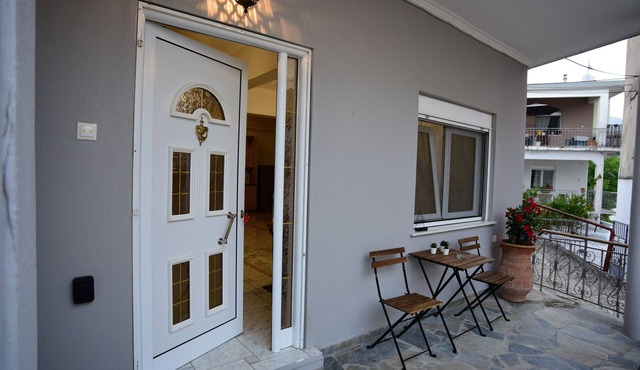 Holiday Home 'Serenity' with Private Terrace, Balcony and Wi-Fi in Ioannina