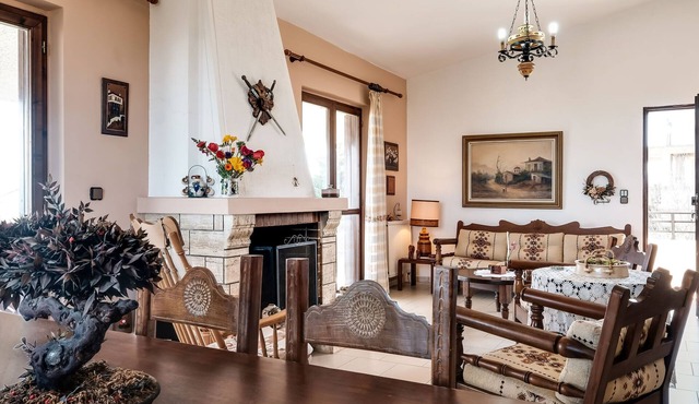 Holiday villa with sea view in Paralia Avlidas in Tanagra