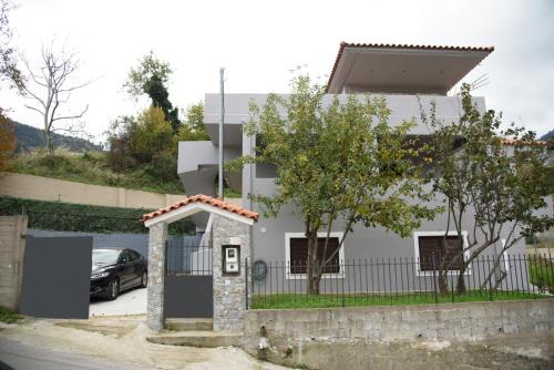 House Evia in Strópones