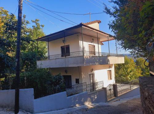 House in Lozetsi Village in Ellinikón