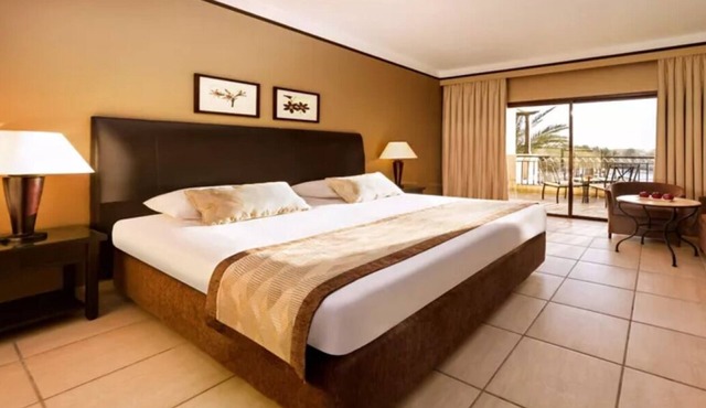 Ideal for Family Getaway l 3 Sea-view Rooms + Spa, Kids Club, Beach Access in Red Sea Governorate