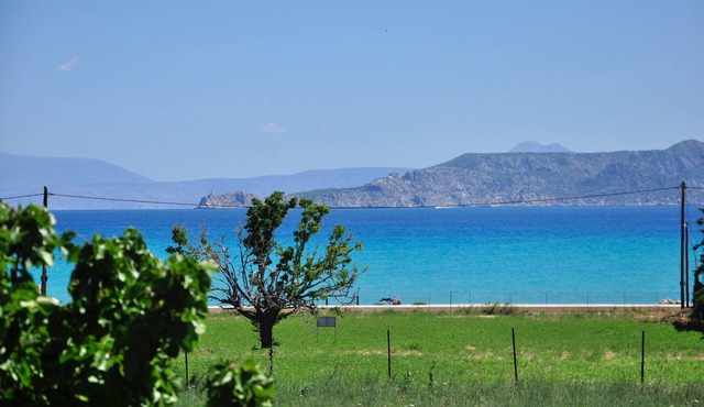 Independent Condo With Stunning View To The Corinthian Bay & Mountains. in Kokkonion