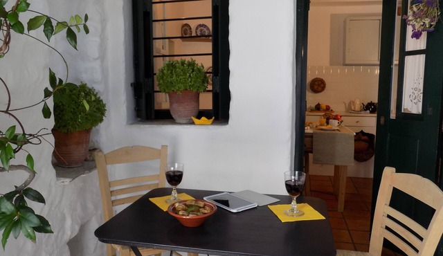 Jasmine House in the heart of Chora of Skyros, can accommodate 3 to 4 people in Skyros