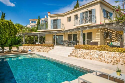 Kaminia Beach Villa in Ratzaklíon