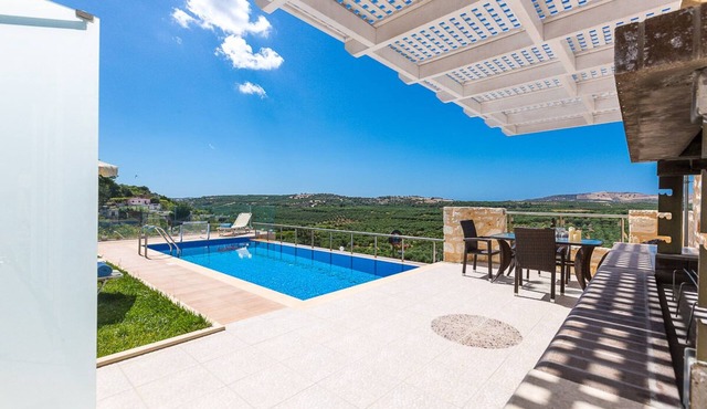 Kampos Villa II, Nature Living with Heated Pool in Mylopotamos