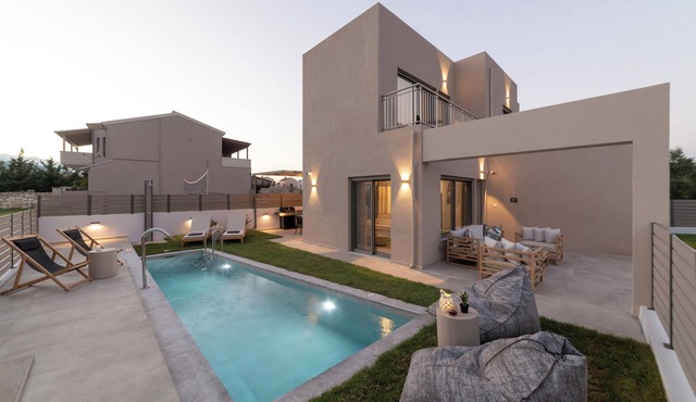 KS3 Exclusive Luxury Villa with 3BR Private Pool, 3,5 Baths & BBQ in Asprouliani