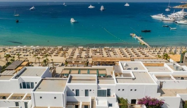 La Playa Studio best locatiom close to the beach + center in Πλατύς Γιαλός