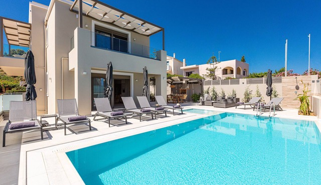 Lagoon Seabreeze Villa, Walking distance to the beach & shops!Car Free holiday! in Panormos in Rethymno