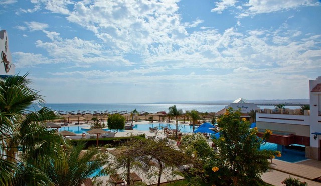 Lahami Bay Beach Resort in Râs Banâs
