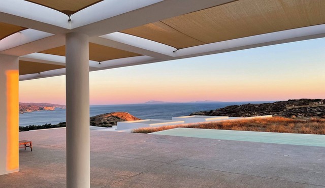 Laurentis Villa - Architect home with 180° sea views and a path to a wild beach in Chora
