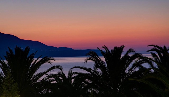 Liakas Village Apartments- Relaxed Island Living with Sea Views in Σπαρτιά