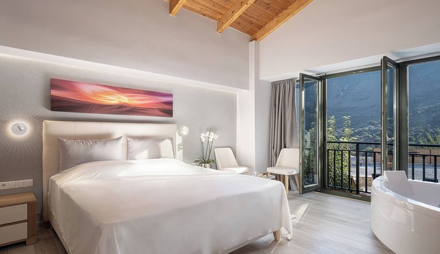 Luxurious love nest with whirlpool and heated pool in Kournas