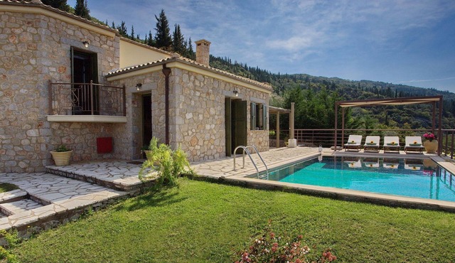 Luxurious villas with sea view villa Irida in Lefkada