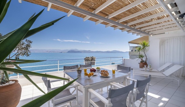 Luxury beach Loft apartment, Unique sea view, near Nafplio, Mycenae, Epidaurus in Nafplio